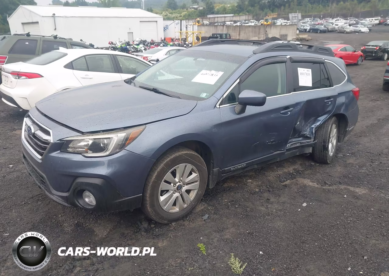 2018 Subaru Outback 2.5I Premium VIN:4S4BSACC1J3269375 - 2