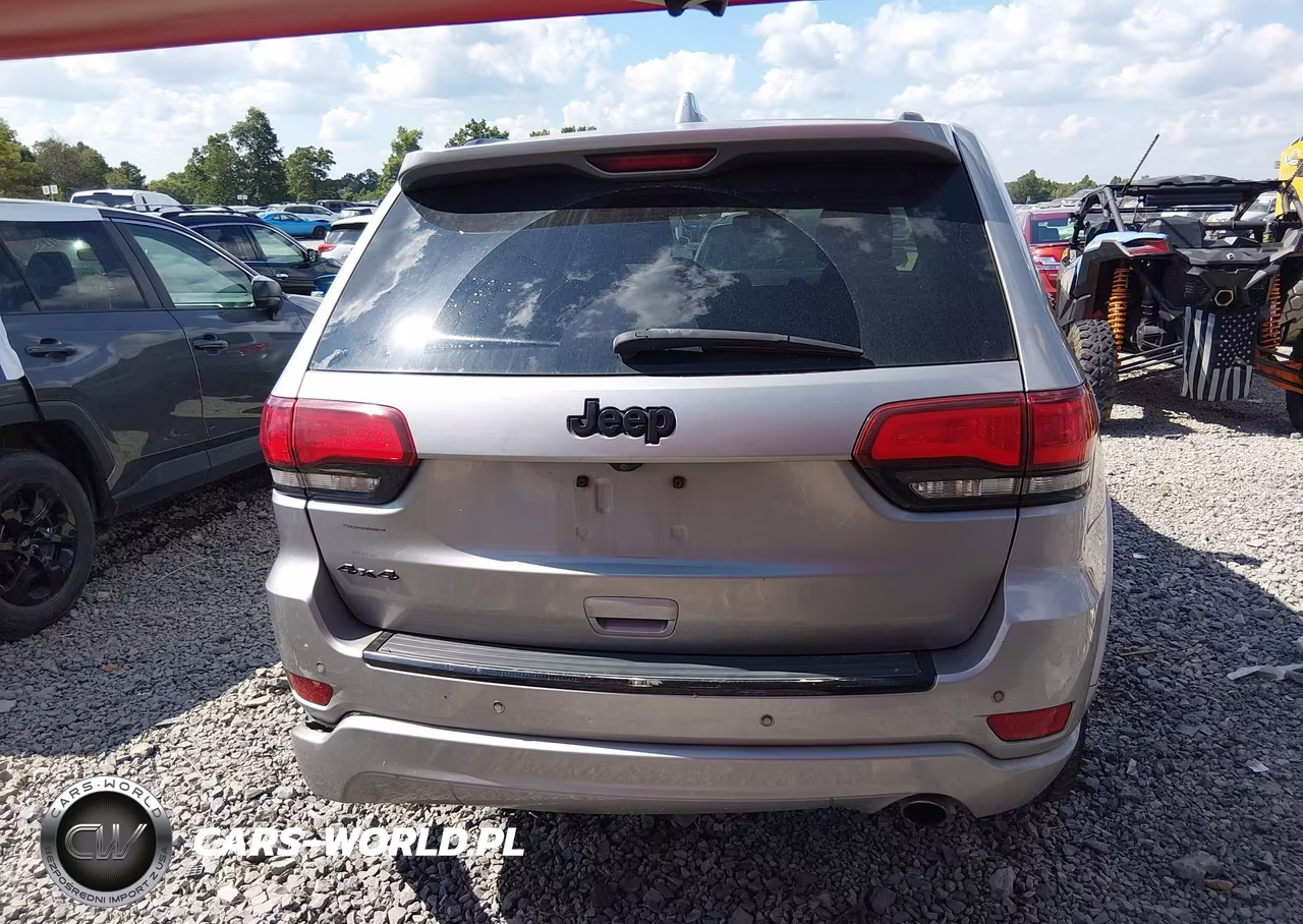 2017 Jeep Grand Cherokee Altitude 4X4 VIN:1C4RJFAG3HC927393 - 16