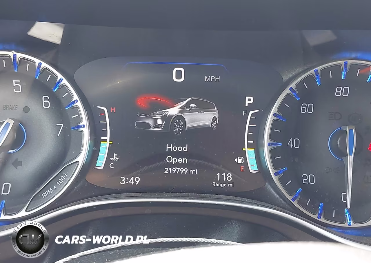 2017 Chrysler Pacifica Touring-L Plus VIN:2C4RC1EG1HR584551 - 16