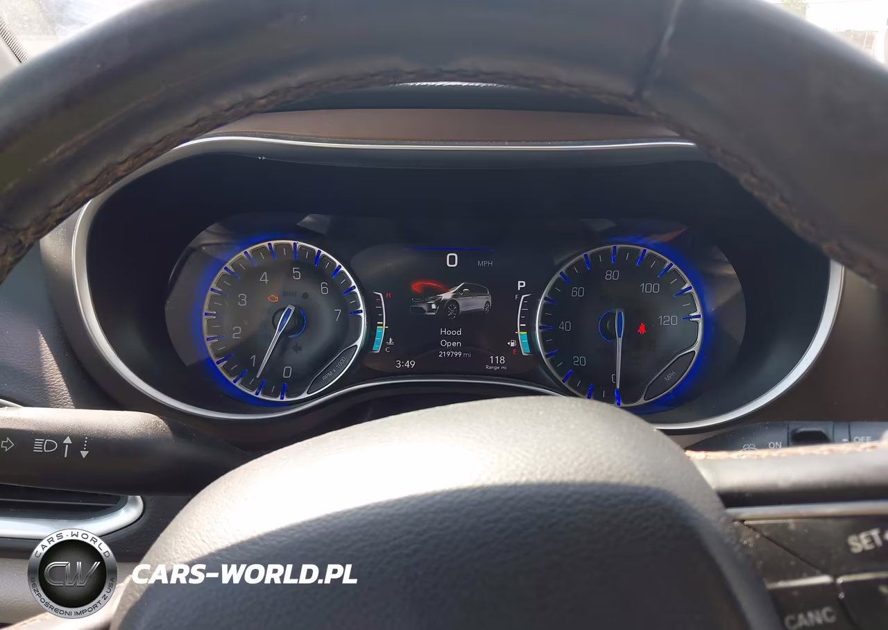 2017 Chrysler Pacifica Touring-L Plus VIN:2C4RC1EG1HR584551 - 7