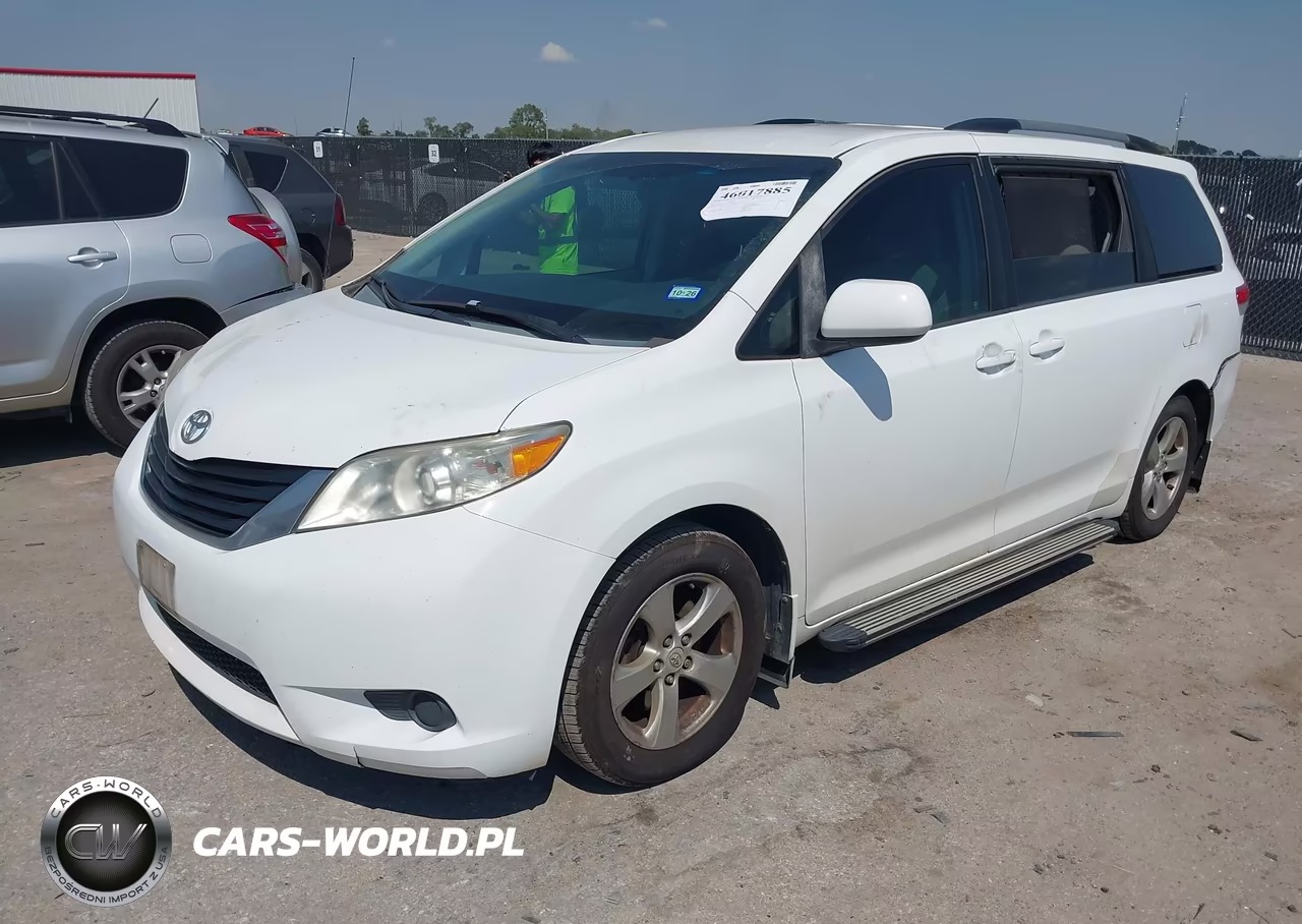 2013 Toyota Sienna Le V6 8 Passenger VIN:5TDKK3DC4DS299228 - 2