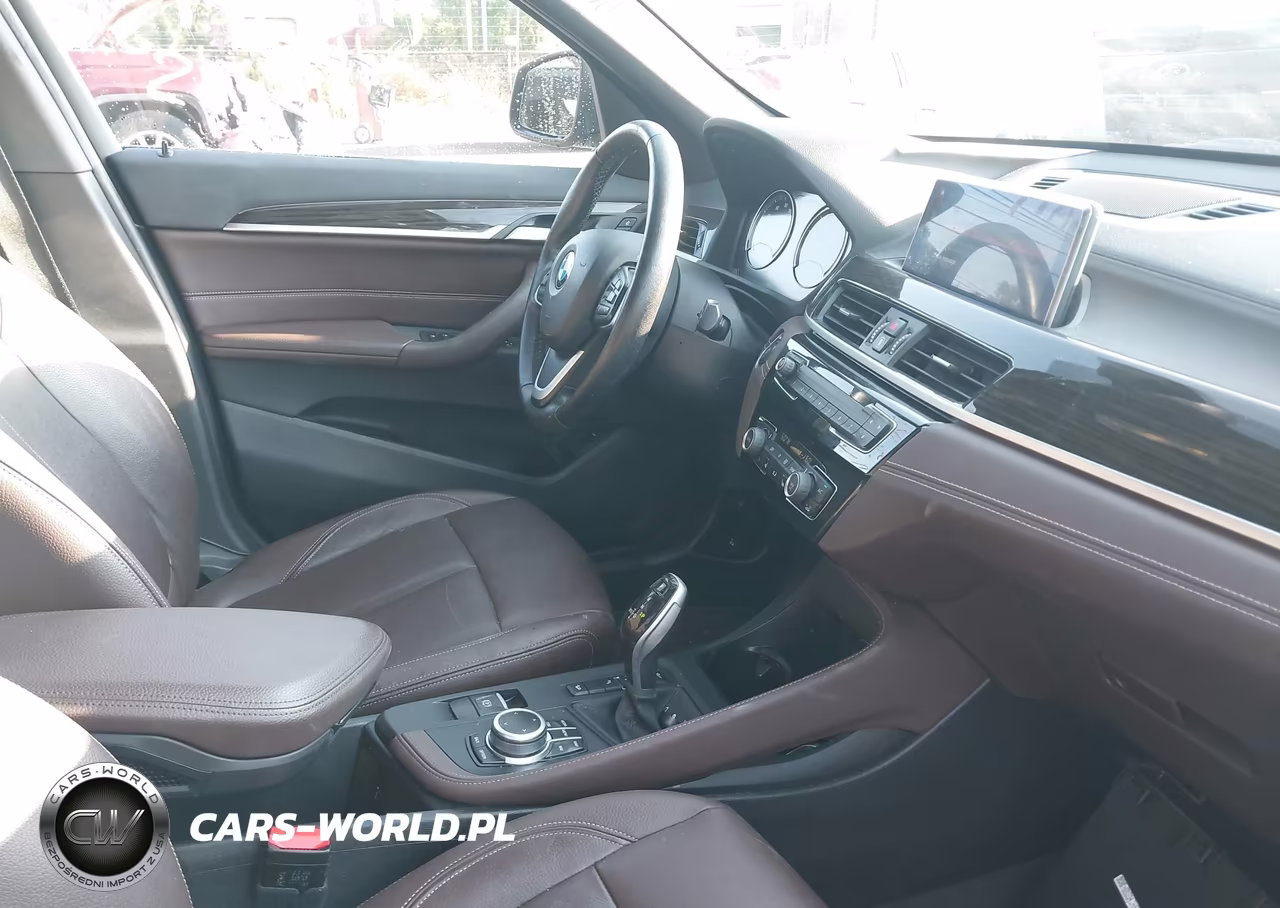 2021 BMW X1 xDrive28I VIN:WBXJG9C07M5T02753 - 5