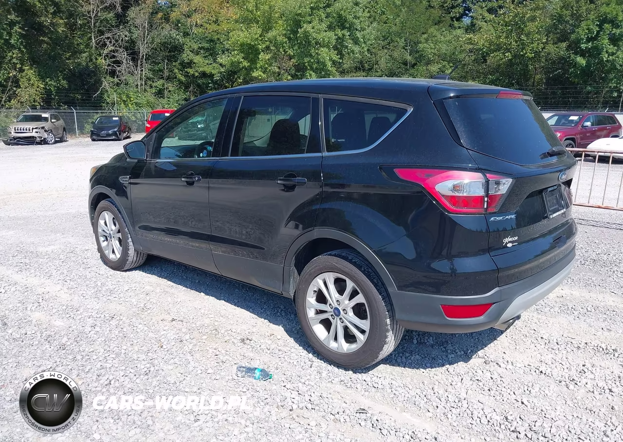 2017 Ford Escape Se VIN:1FMCU0GD8HUC08802 - 3