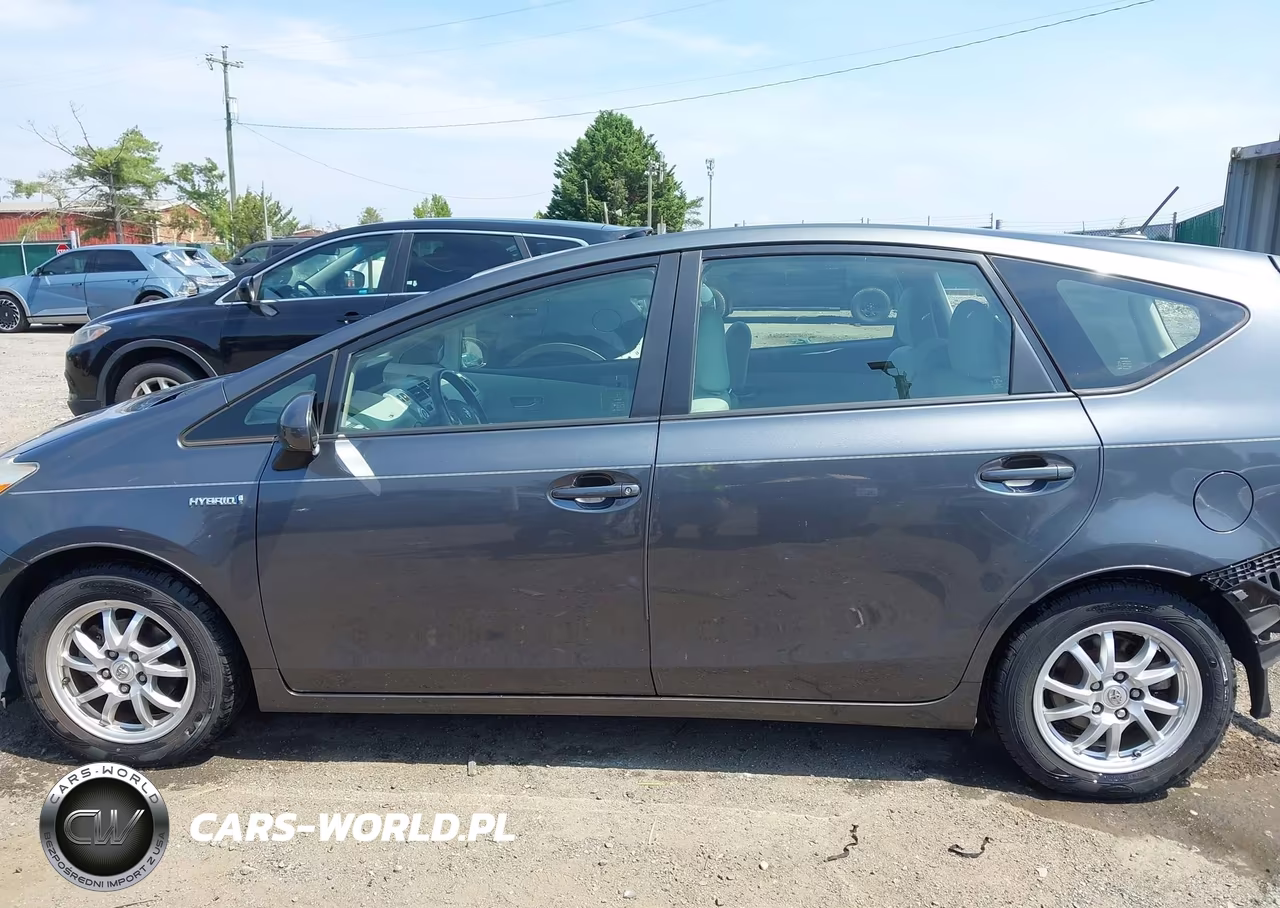 2013 Toyota Prius V Three VIN:JTDZN3EU1D3274334 - 15