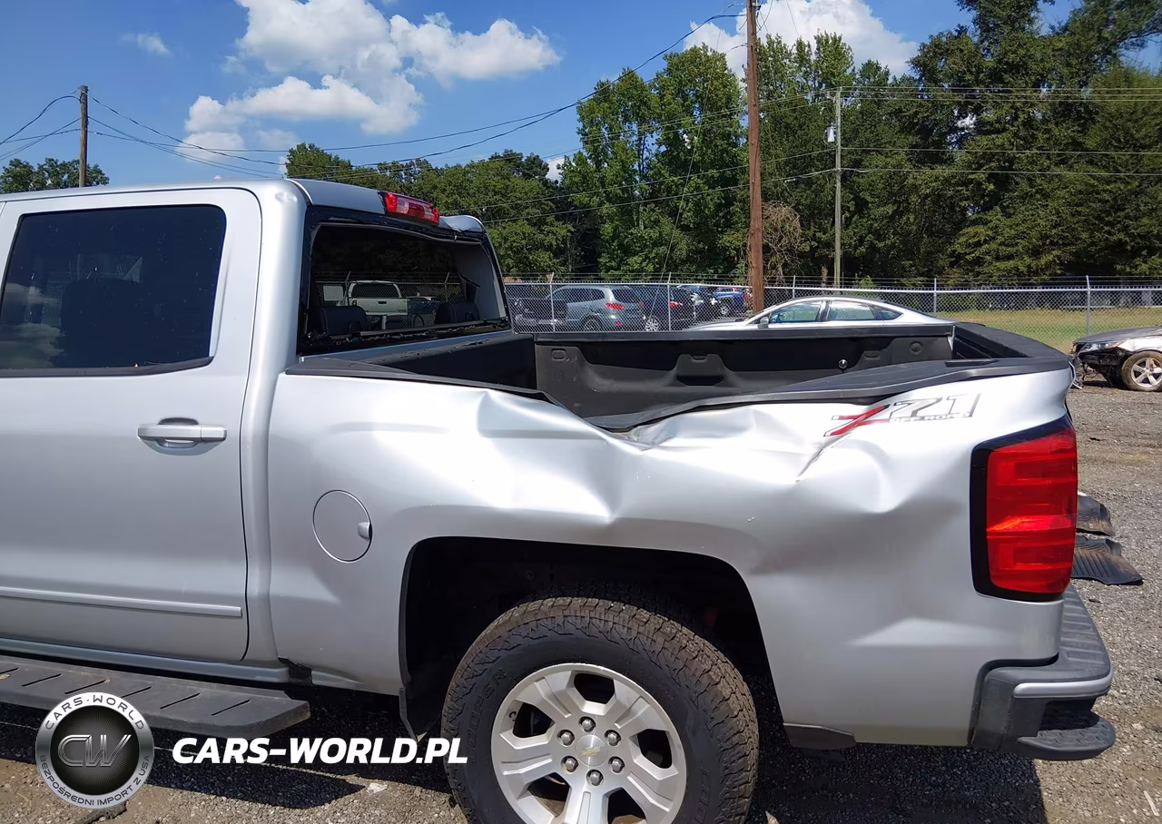 2018 Chevrolet Silverado 1500 2Lt VIN:3GCUKREC0JG379436 - 6