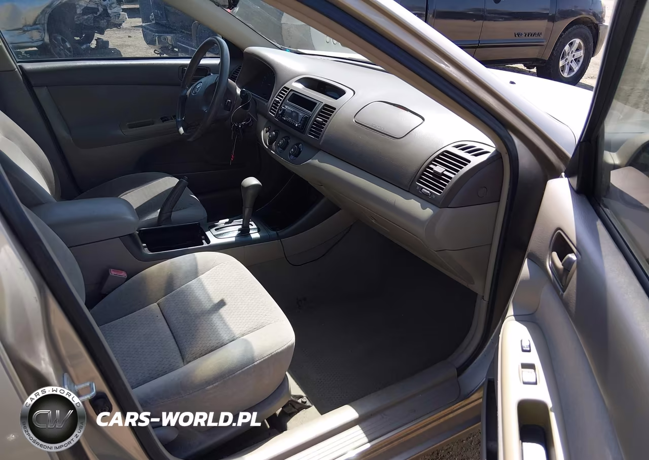 2003 Toyota Camry Le VIN:4T1BE32K23U712917 - 5