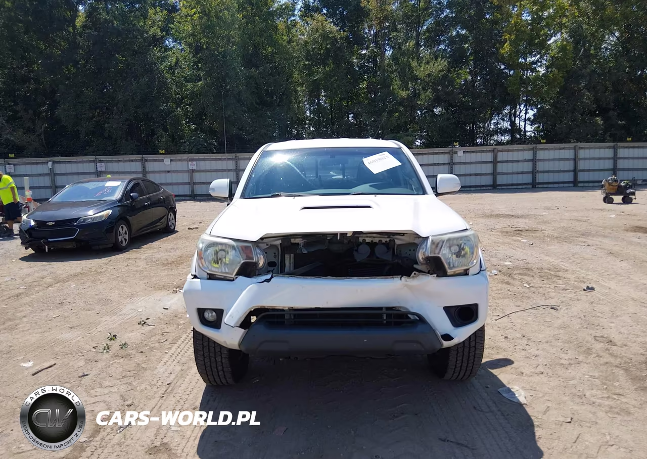 2015 Toyota Tacoma Base V6 VIN:3TMMU4FN6FM076649 - 12
