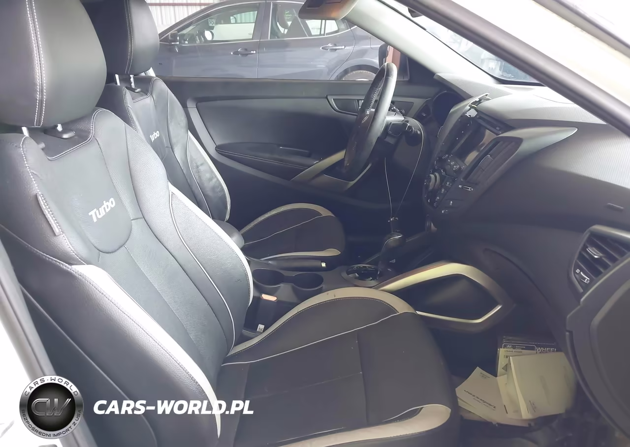 2015 Hyundai Veloster Turbo VIN:KMHTC6AE5FU243088 - 5