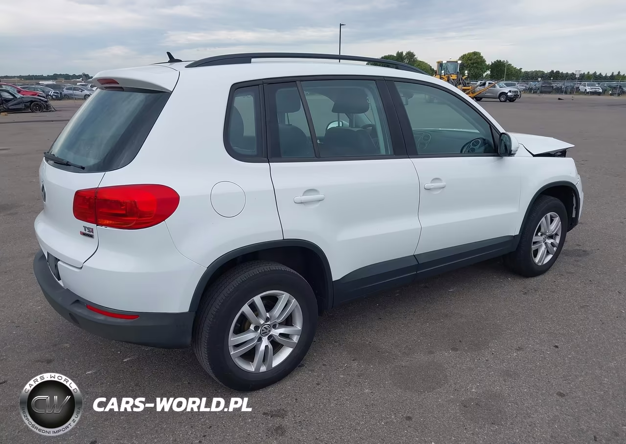 2016 Volkswagen Tiguan S VIN:WVGBV7AX5GW600885 - 4