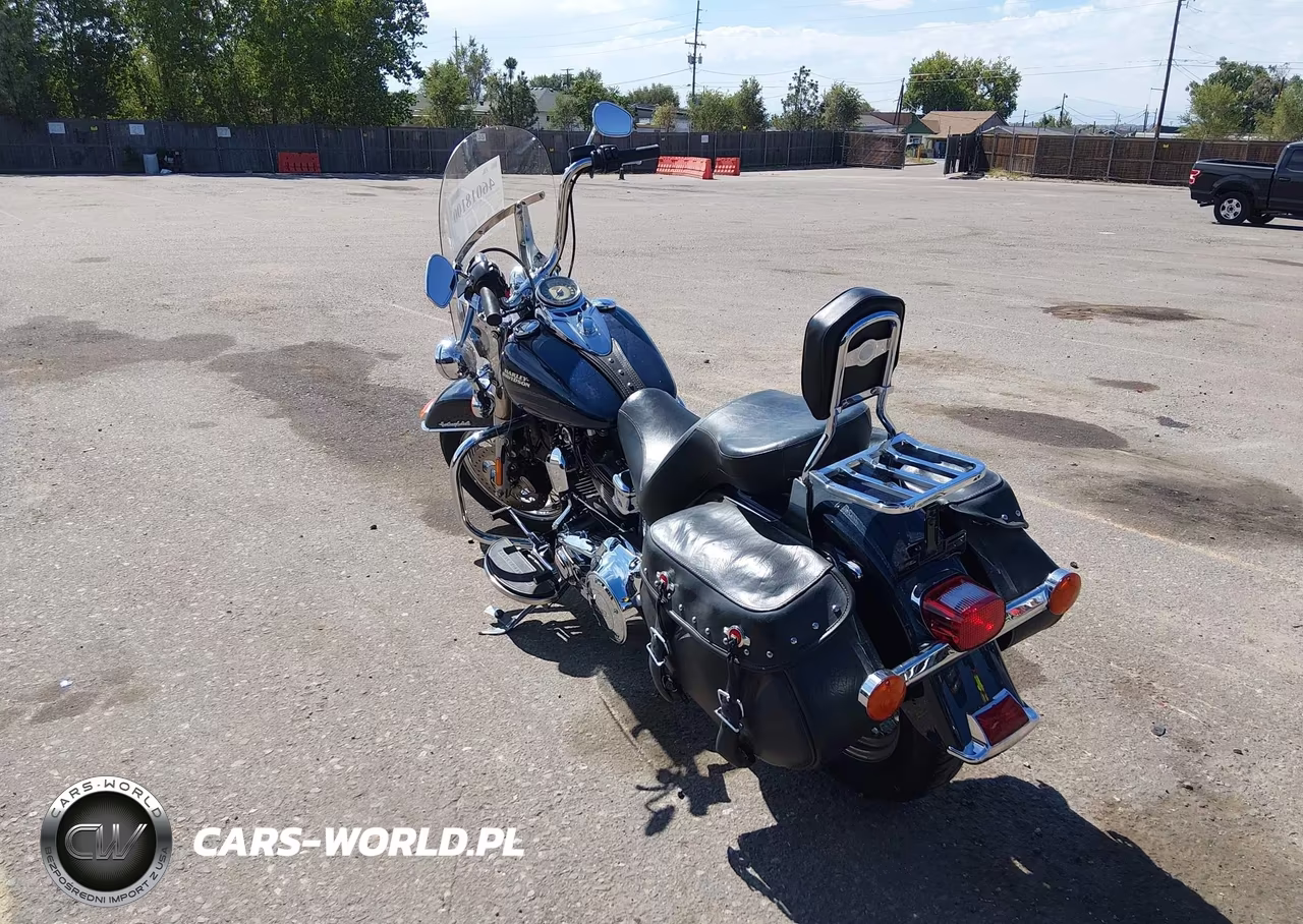 2016 Harley-Davidson Flstc Heritage Softail Classic VIN:1HD1BWV13GB045160 - 3