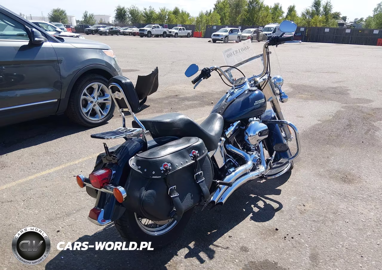 2016 Harley-Davidson Flstc Heritage Softail Classic VIN:1HD1BWV13GB045160 - 4