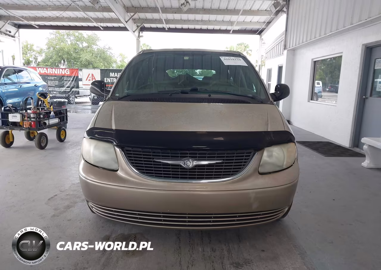 2003 Chrysler Town & Country VIN:2C4GP24R63R323803 - 13