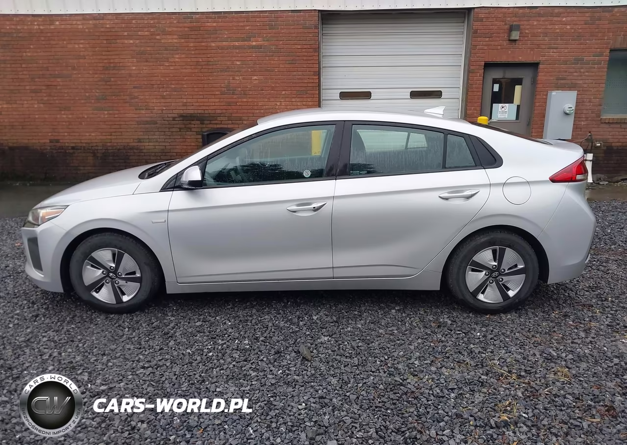 2018 Hyundai Ioniq Hybrid Blue VIN:KMHC65LC9JU076238 - 17