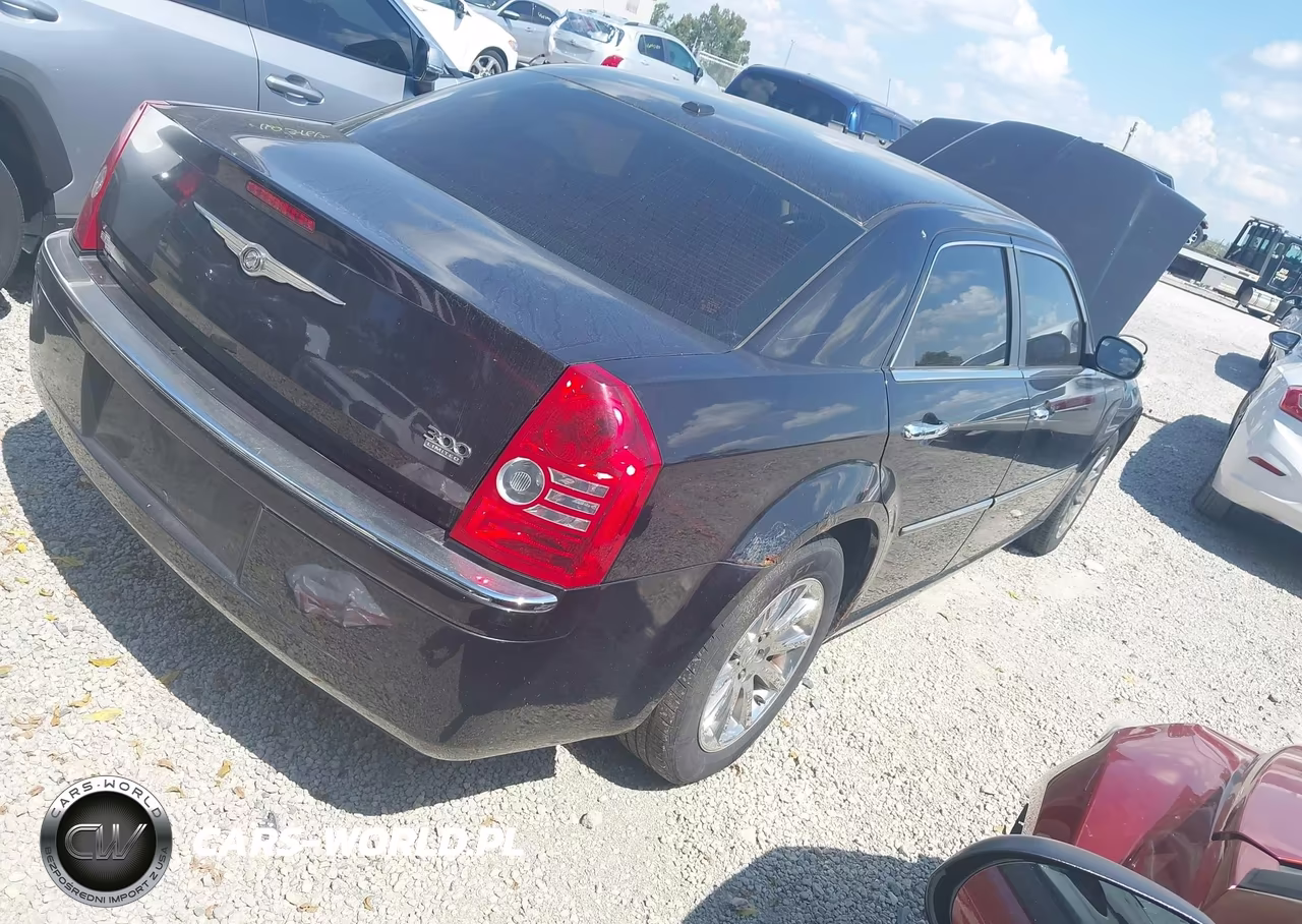 2010 Chrysler 300 Limited VIN:2C3CA3CVXAH112633 - 4