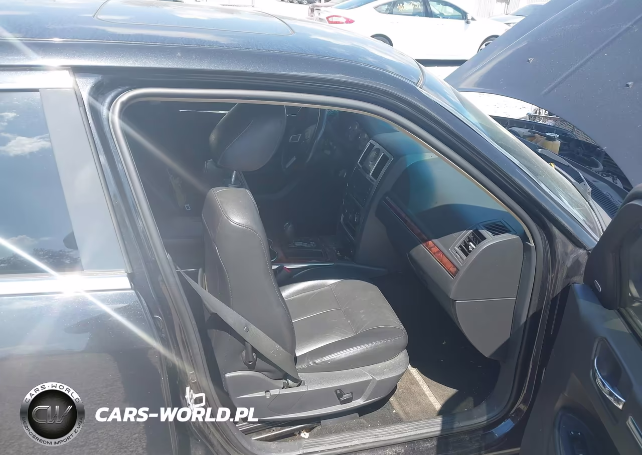2010 Chrysler 300 Limited VIN:2C3CA3CVXAH112633 - 5