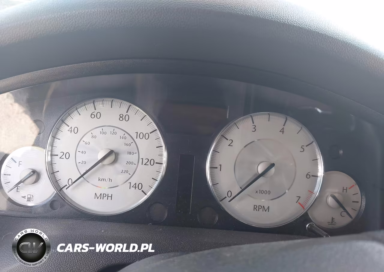 2010 Chrysler 300 Limited VIN:2C3CA3CVXAH112633 - 7