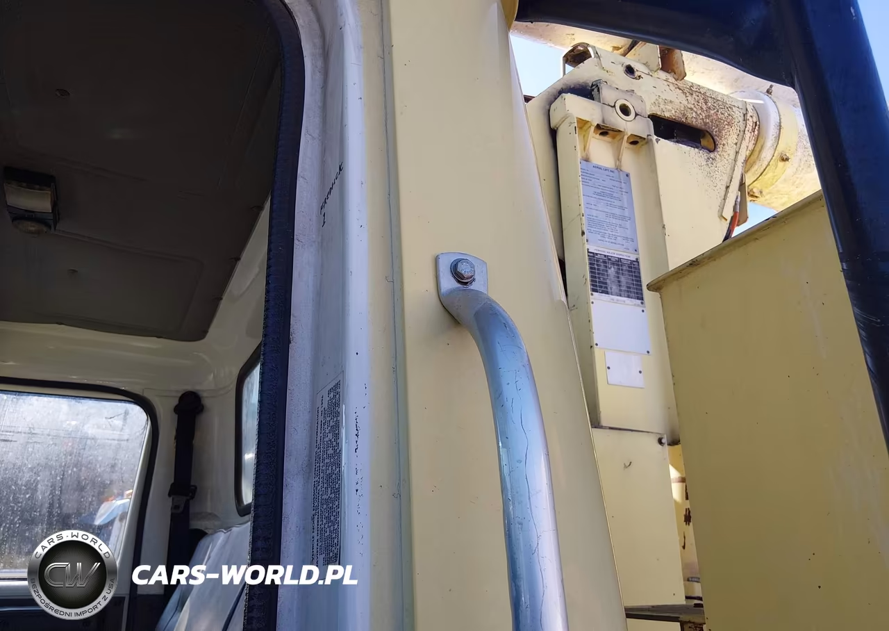1997 International 4000 4700 VIN:1HTSCABP4VH448687 - 7