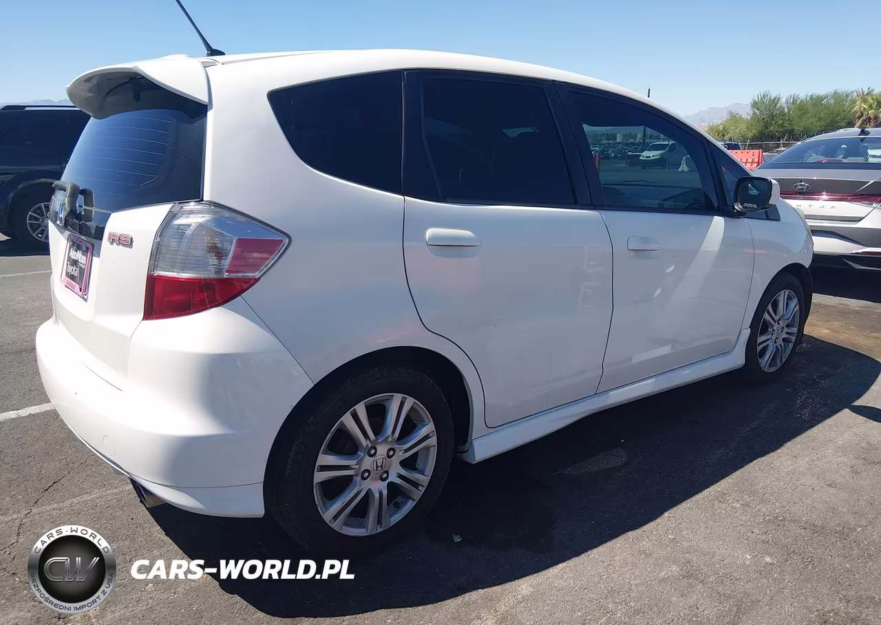 2011 Honda Fit Sport VIN:JHMGE8H54BC005538 - 4