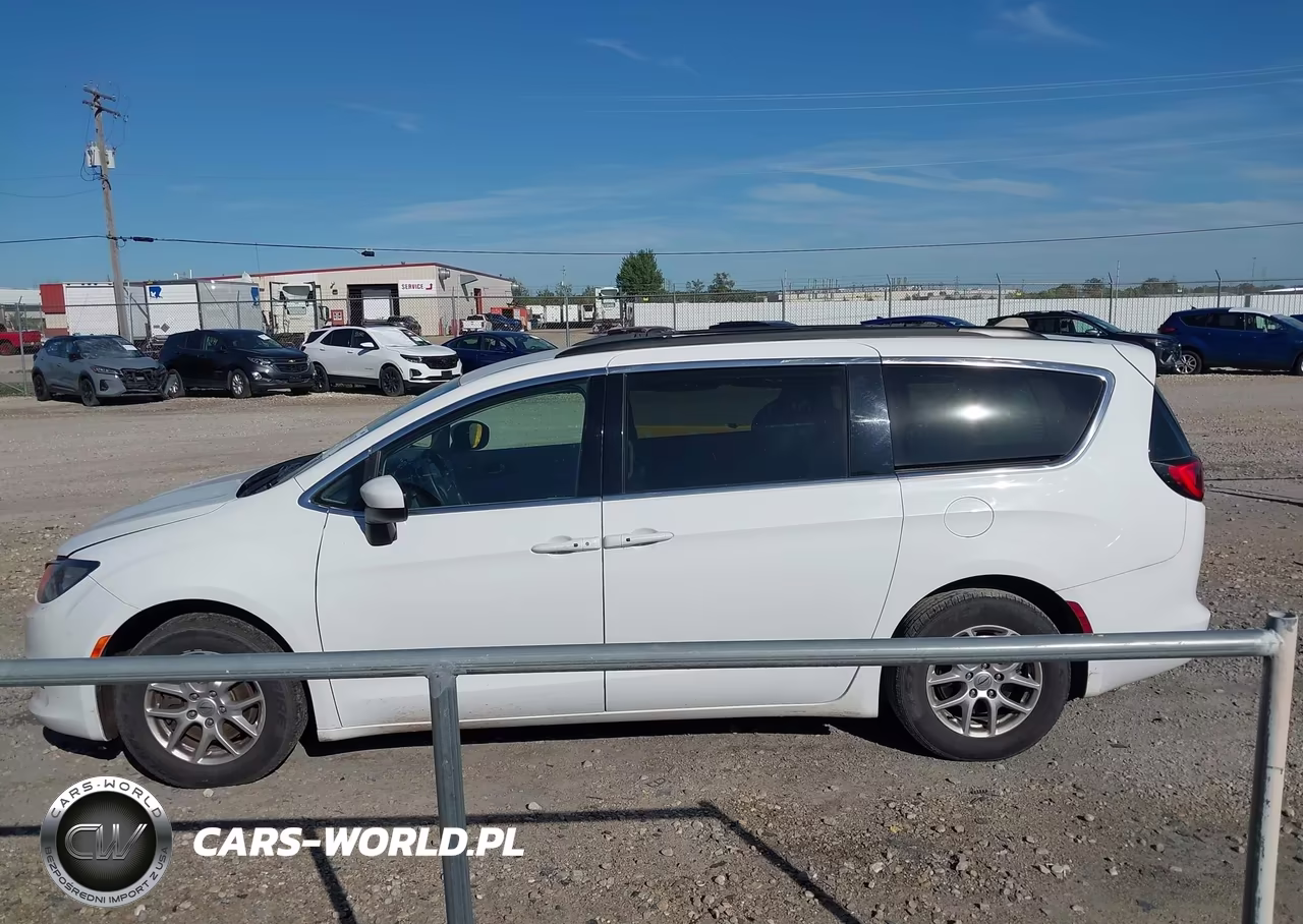 2021 Chrysler Voyager Lxi VIN:2C4RC1DG4MR542211 - 14