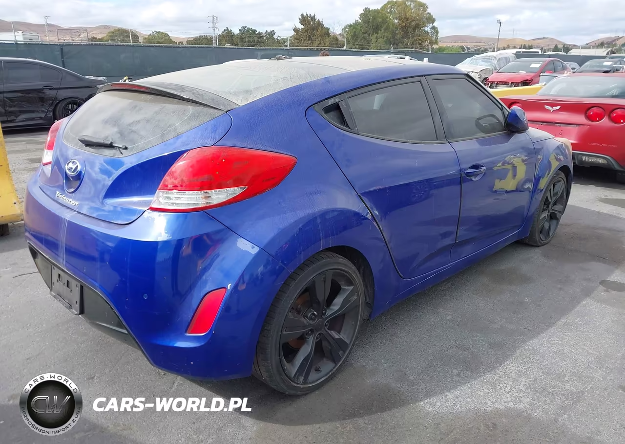 2012 Hyundai Veloster Base W-Black VIN:KMHTC6AD8CU057631 - 4