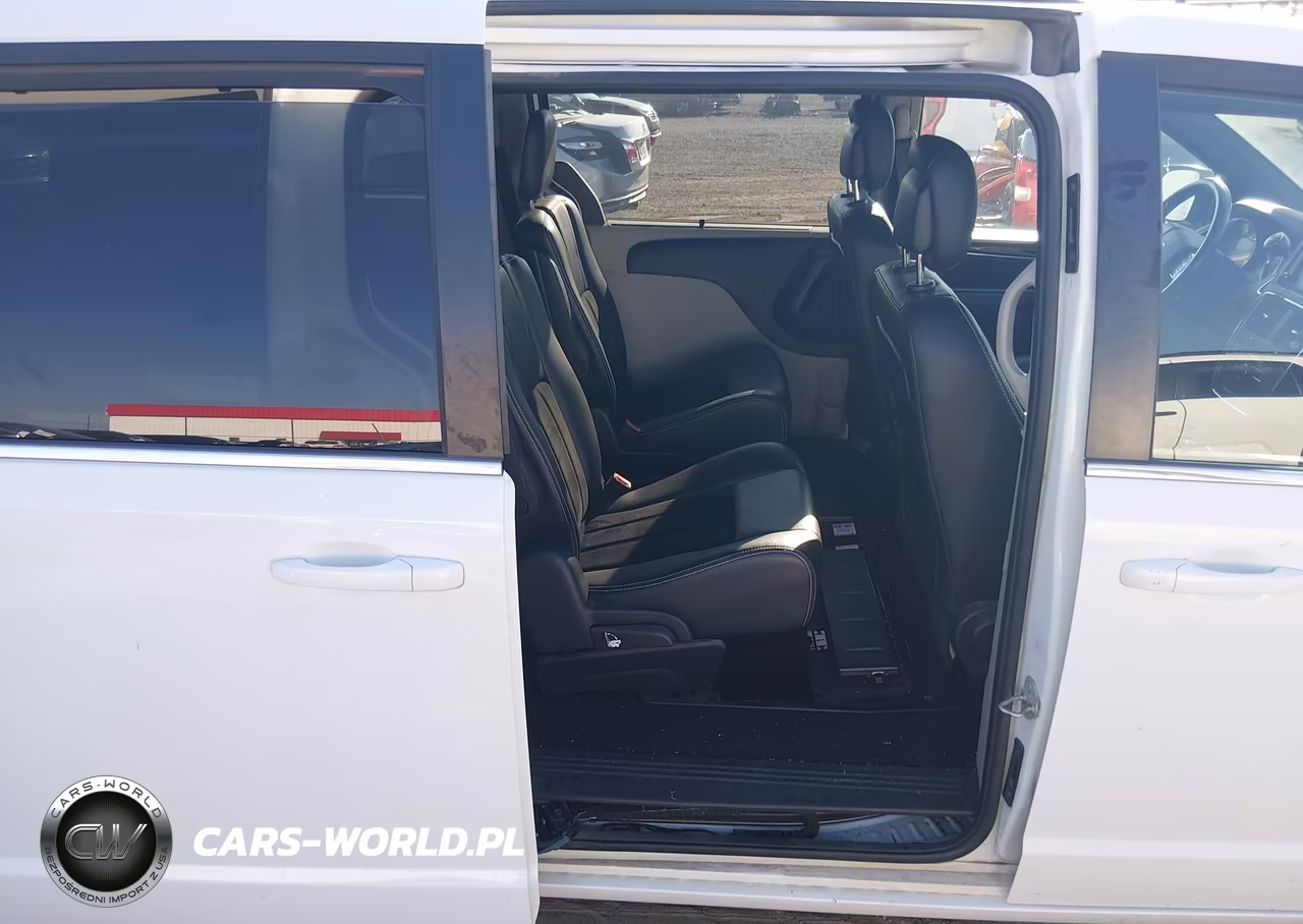2018 Dodge Grand Caravan Sxt VIN:2C4RDGCG6JR250900 - 8