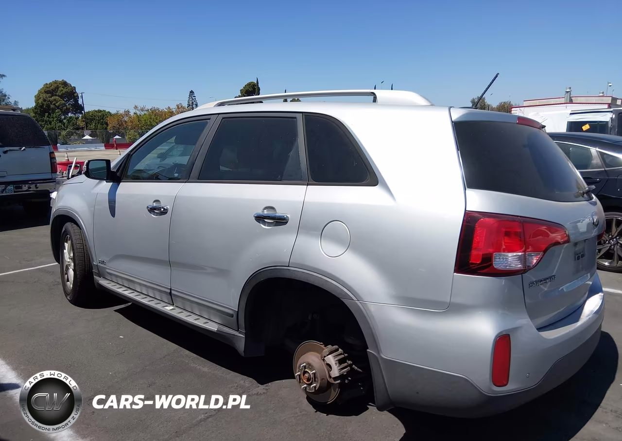 2015 Kia Sorento Lx VIN:5XYKTDA68FG630233 - 14