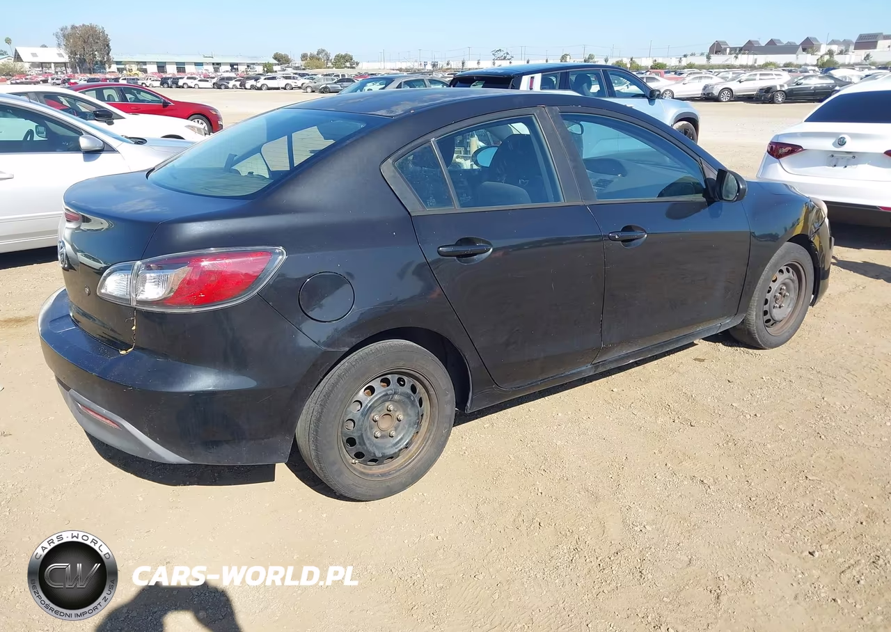 2011 Mazda Mazda3 I Sport VIN:JM1BL1UF7B1404589 - 4