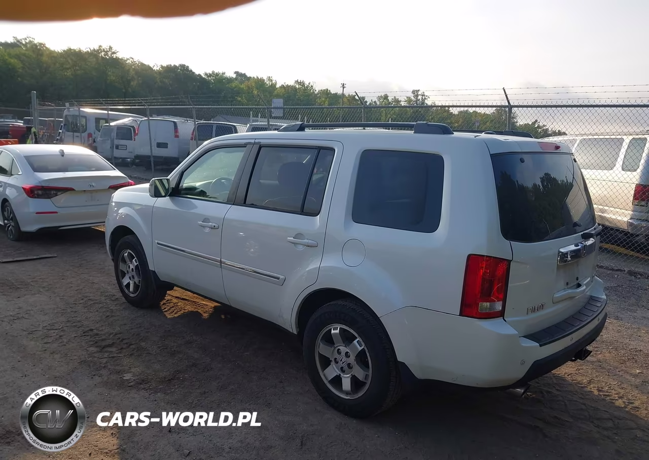 2011 Honda Pilot Touring VIN:5FNYF4H99BB095335 - 3