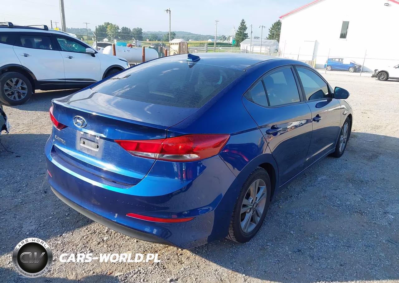 2018 Hyundai Elantra Sel VIN:5NPD84LF3JH313548 - 4