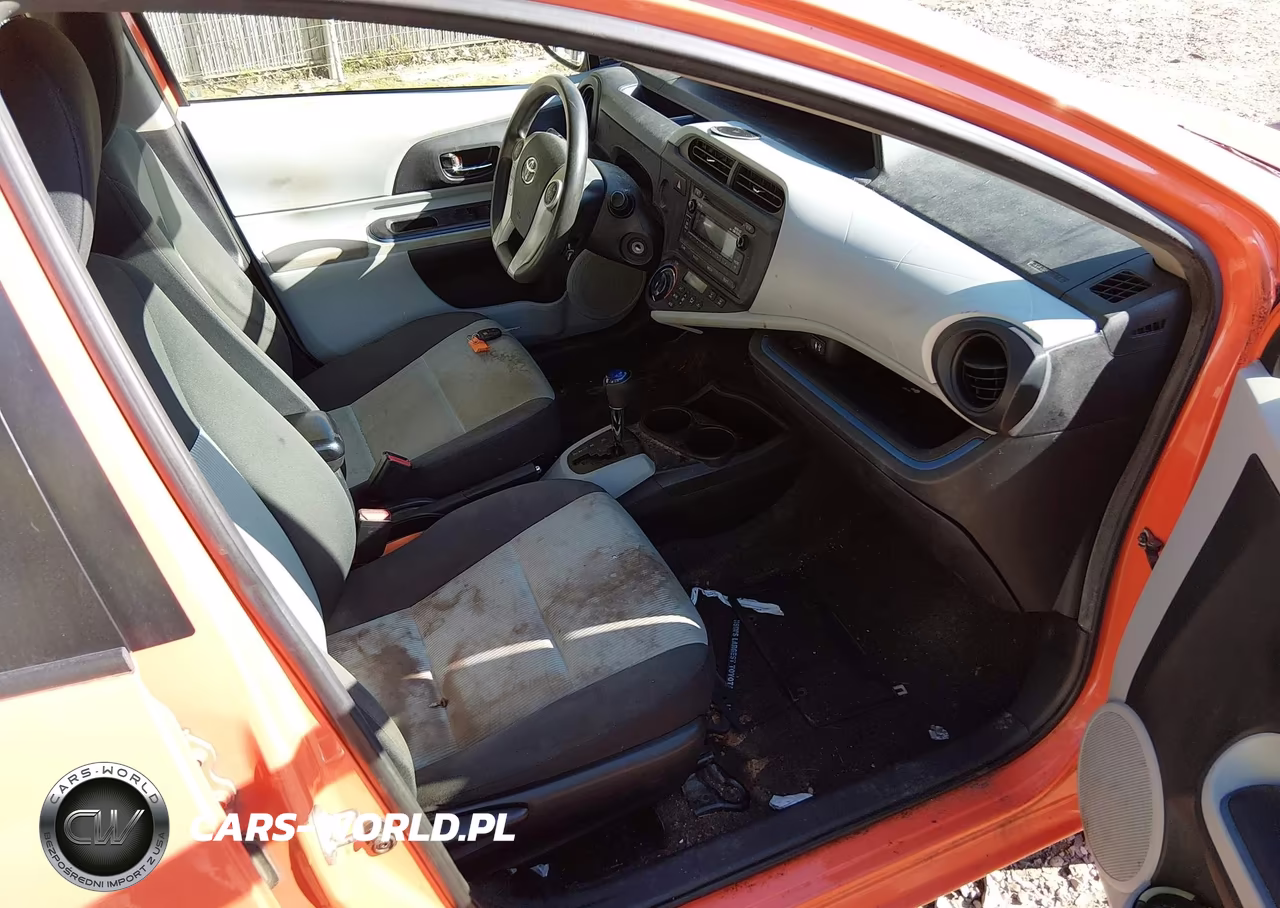 2012 Toyota Prius C Two VIN:JTDKDTB37C1003367 - 5