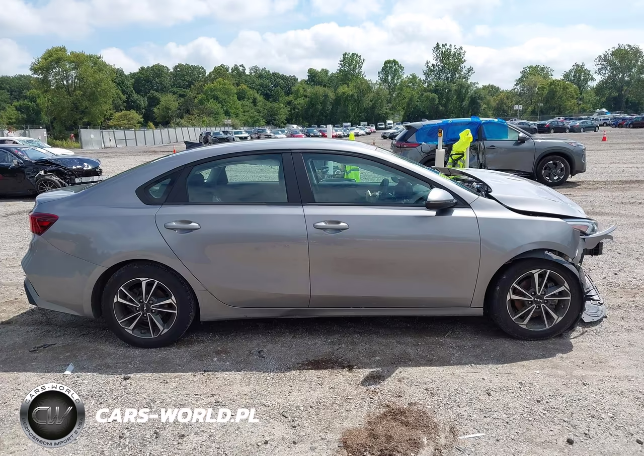 2024 Kia Forte Lxs VIN:3KPF24AD8RE836172 - 14