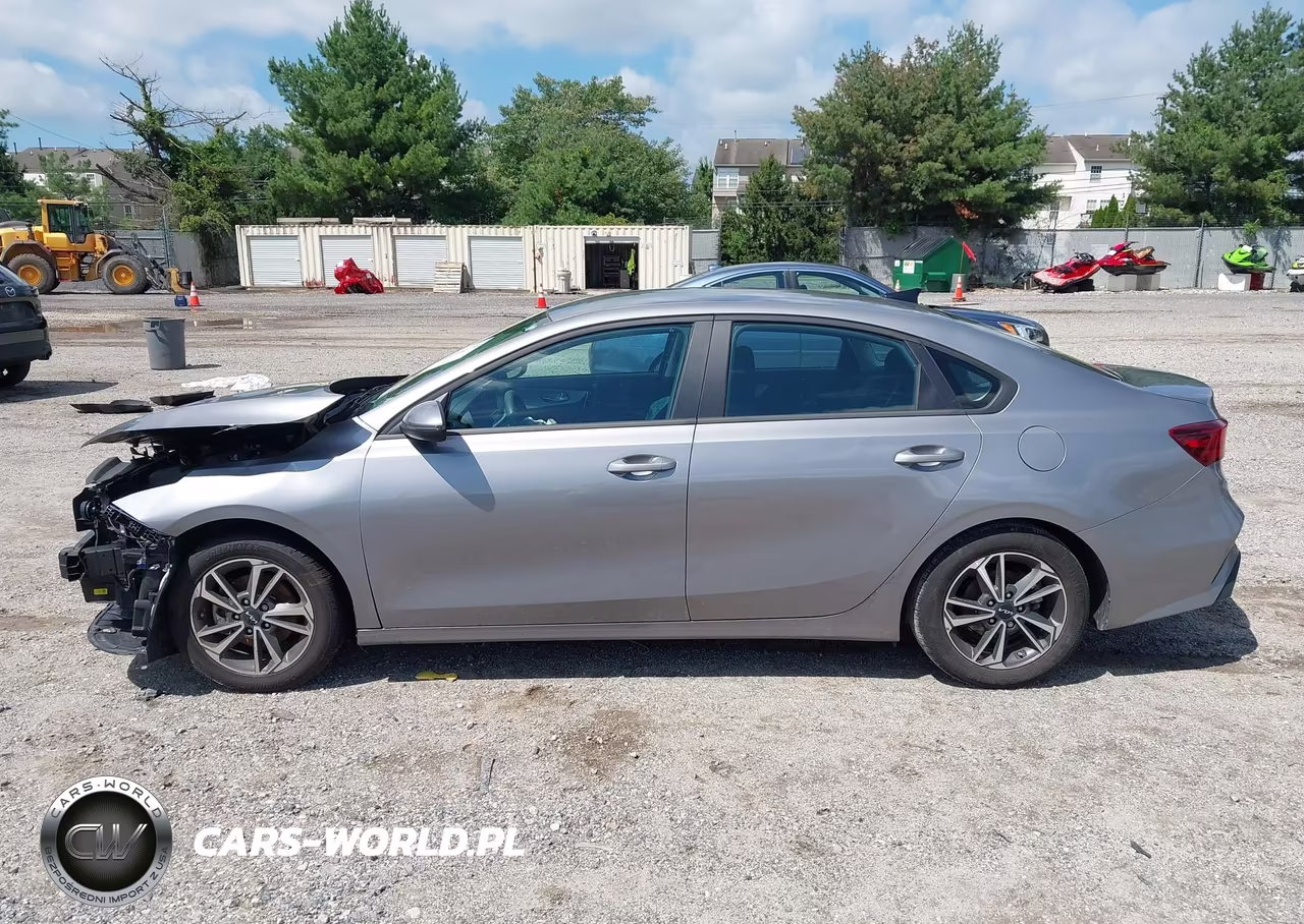 2024 Kia Forte Lxs VIN:3KPF24AD8RE836172 - 15