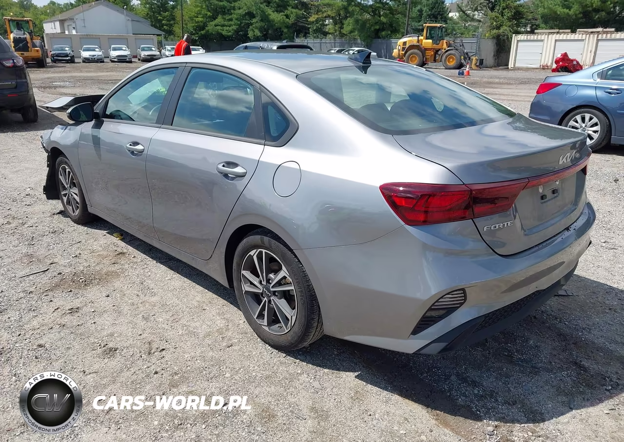 2024 Kia Forte Lxs VIN:3KPF24AD8RE836172 - 3