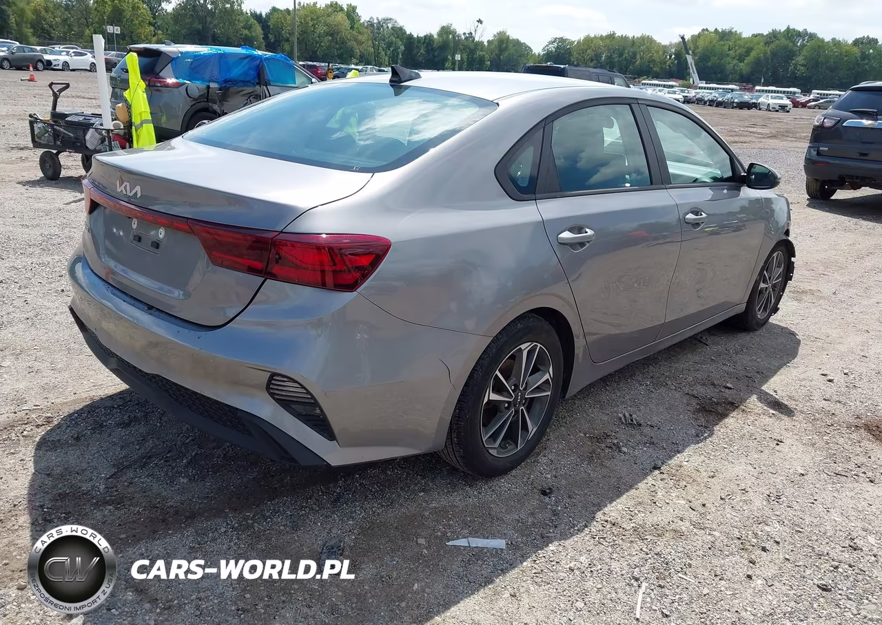 2024 Kia Forte Lxs VIN:3KPF24AD8RE836172 - 4