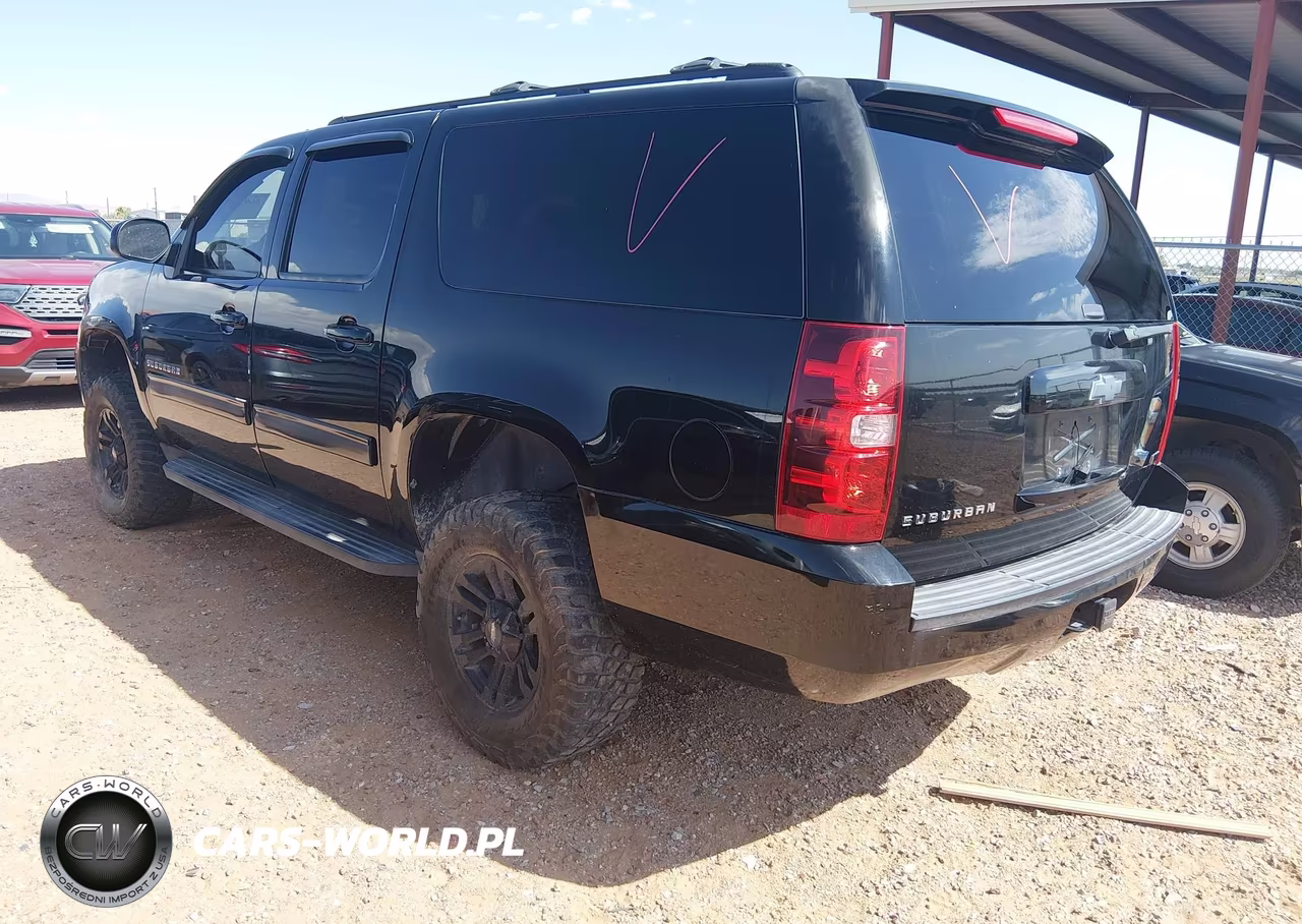 2011 Chevrolet Suburban 1500 Ls VIN:1GNSKHE3XBR149073 - 3