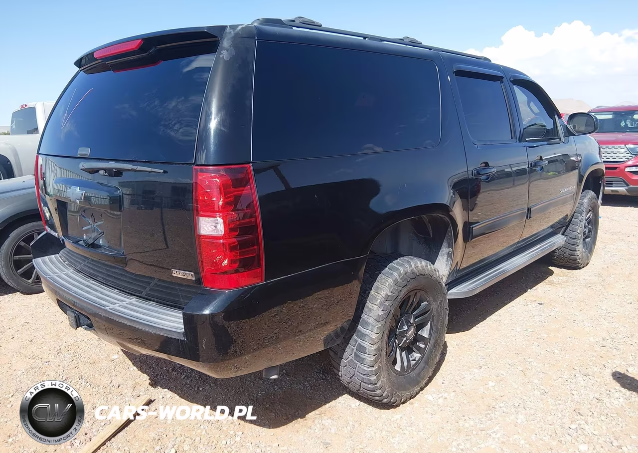 2011 Chevrolet Suburban 1500 Ls VIN:1GNSKHE3XBR149073 - 4