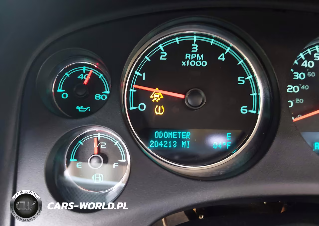 2011 Chevrolet Suburban 1500 Ls VIN:1GNSKHE3XBR149073 - 7