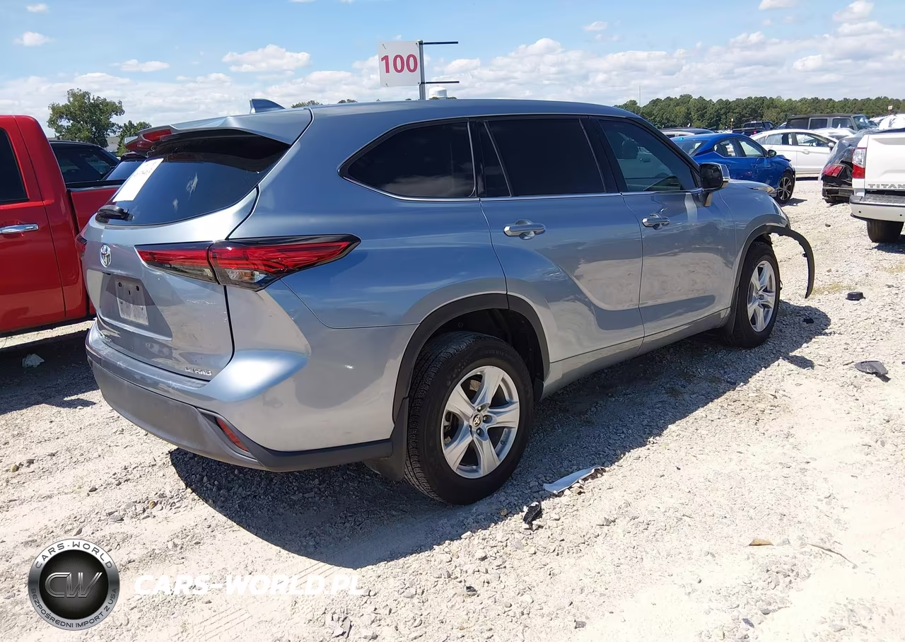 2021 Toyota Highlander Le VIN:5TDBZRBH9MS112045 - 4