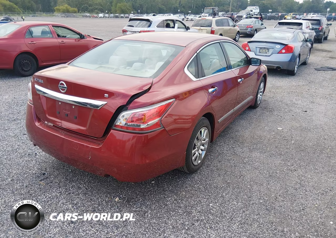 2015 Nissan Altima 2.5 S VIN:1N4AL3AP2FN306157 - 4