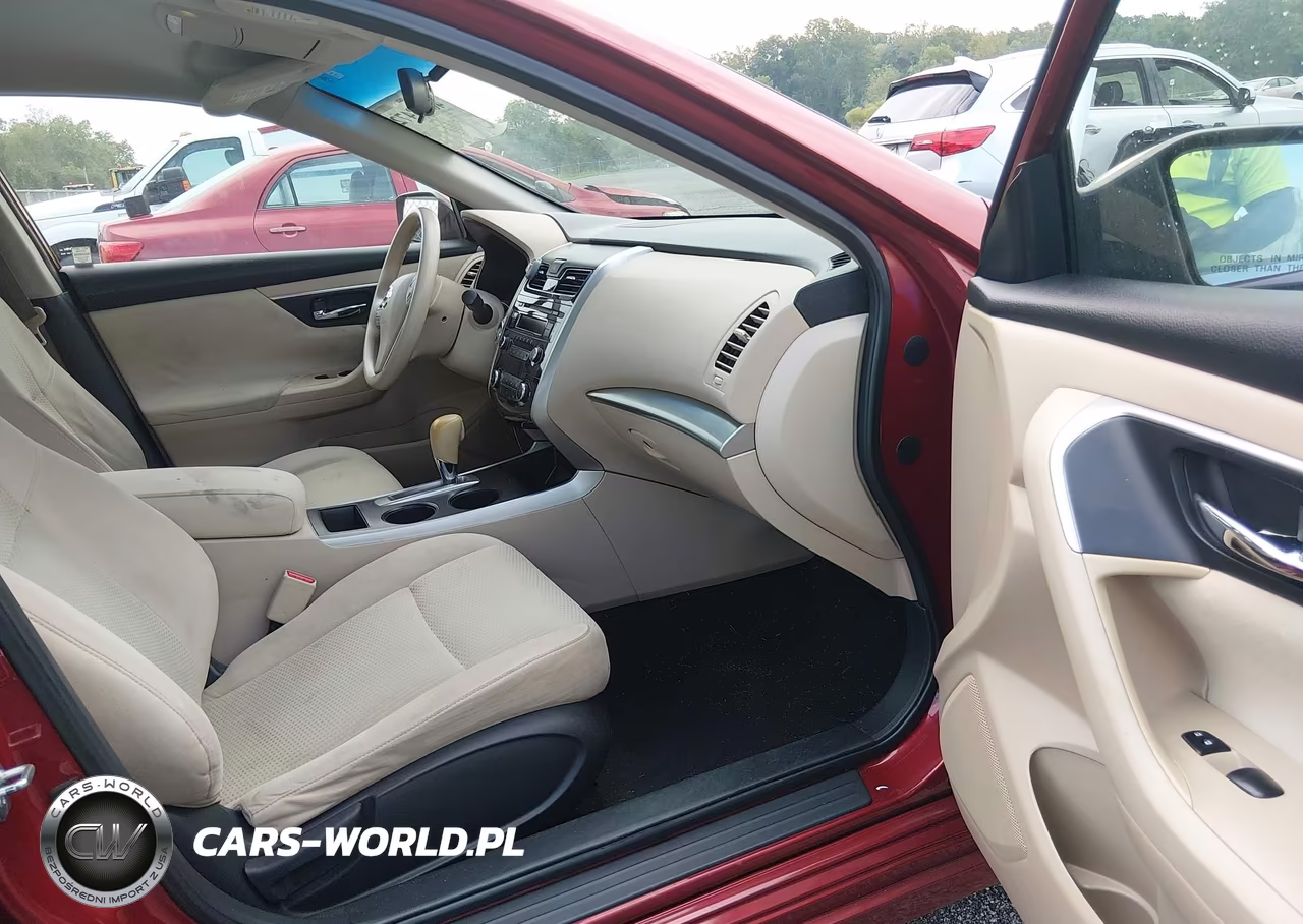 2015 Nissan Altima 2.5 S VIN:1N4AL3AP2FN306157 - 5
