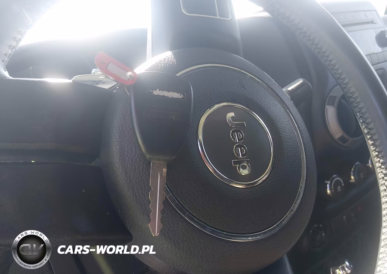 2015 Jeep Wrangler Unlimited Sport VIN:1C4BJWDG1FL609573 - 11