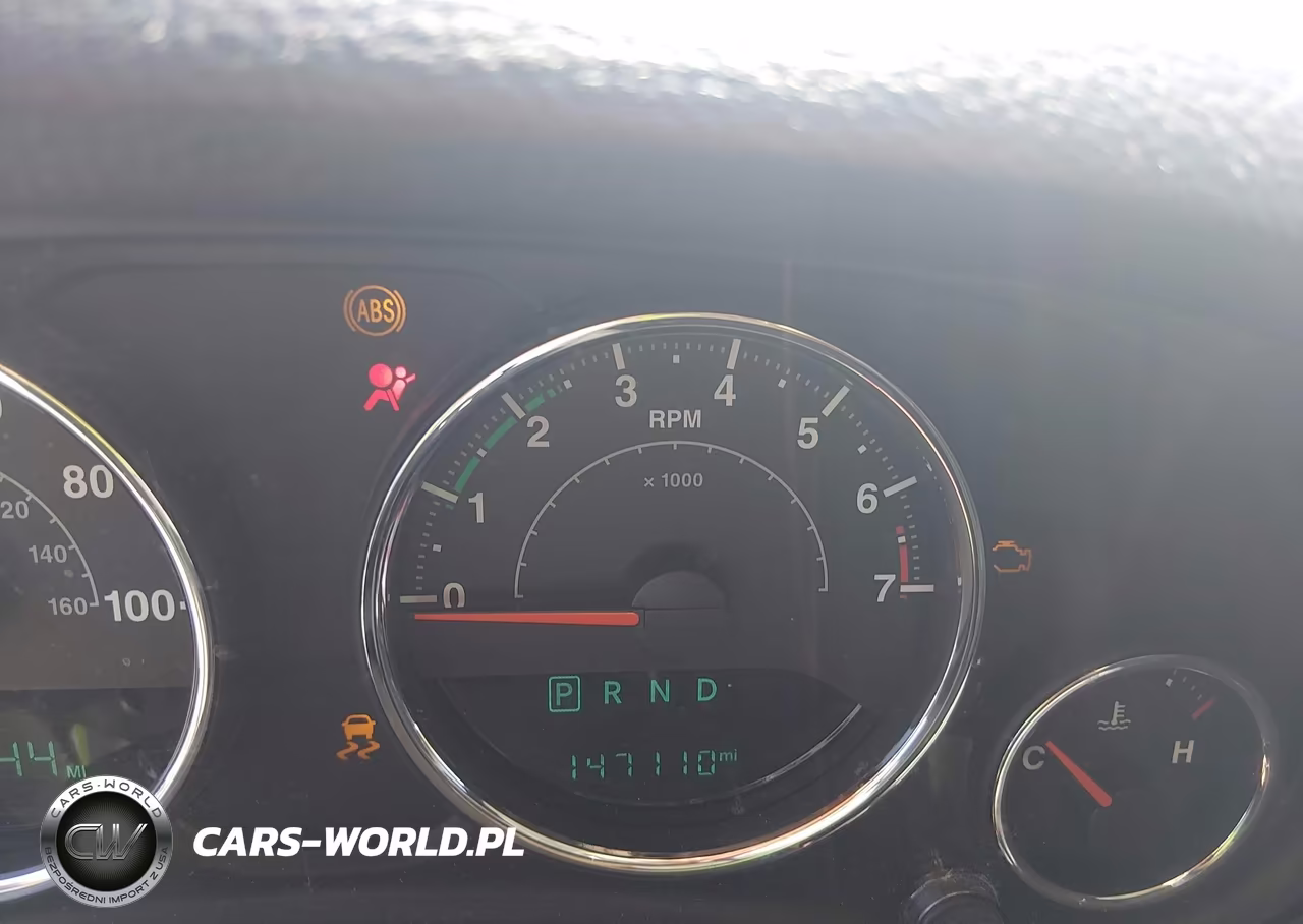 2015 Jeep Wrangler Unlimited Sport VIN:1C4BJWDG1FL609573 - 7