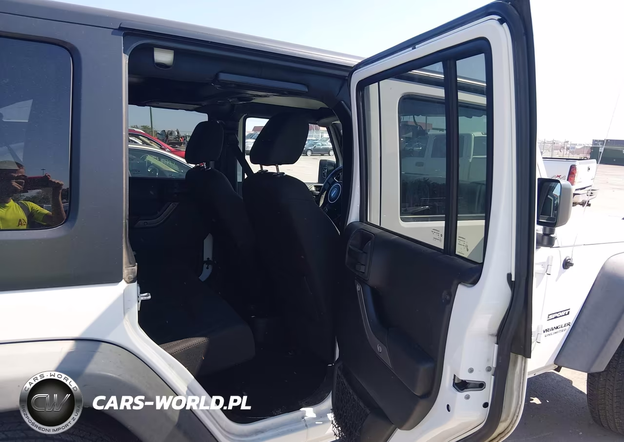 2015 Jeep Wrangler Unlimited Sport VIN:1C4BJWDG1FL609573 - 8