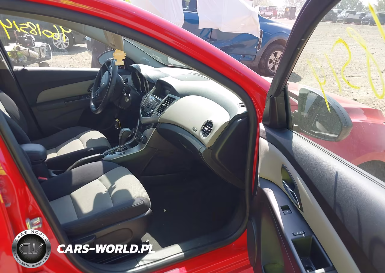 2015 Chevrolet Cruze Ls Auto VIN:1G1PA5SH6F7142325 - 5