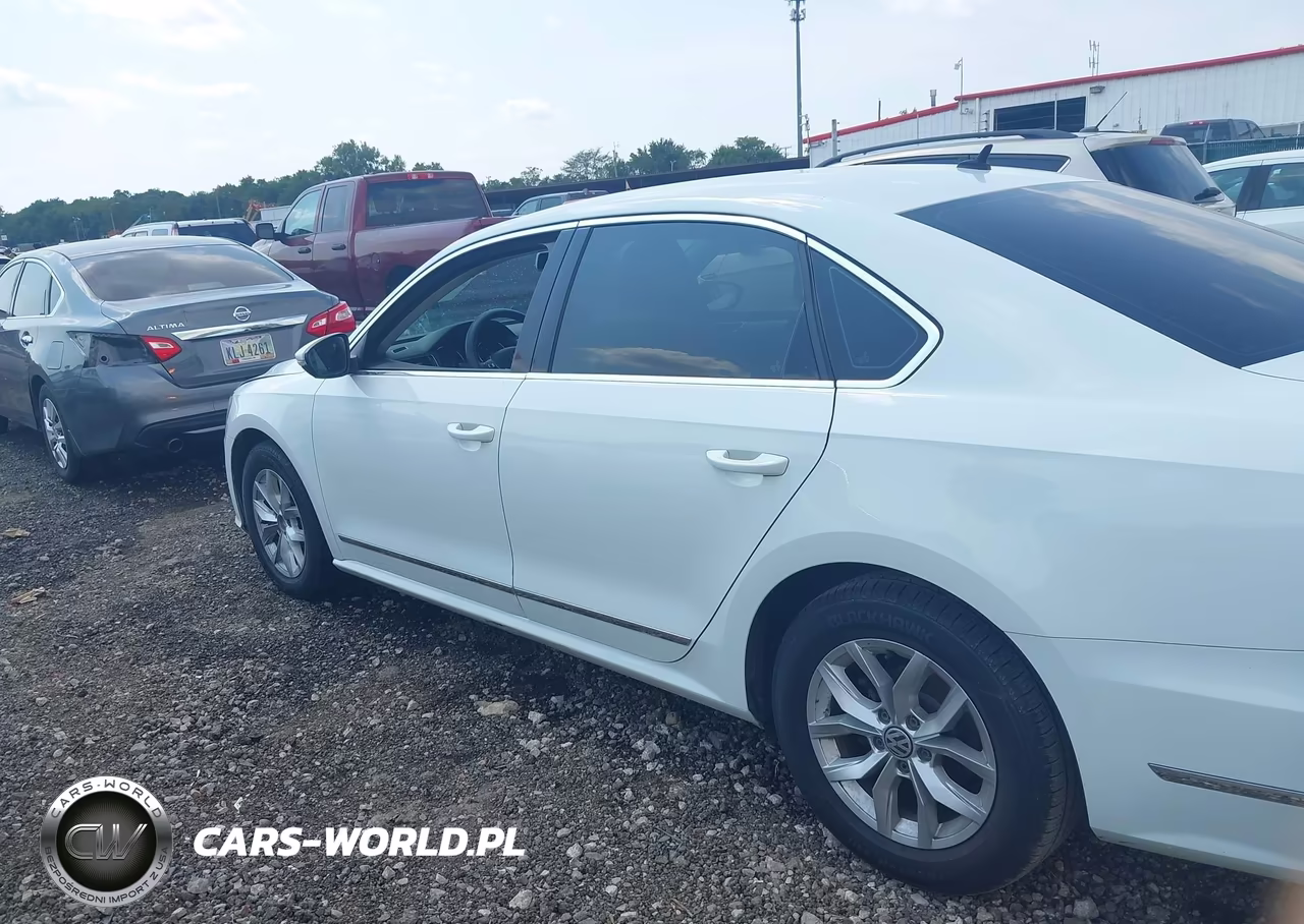 2016 Volkswagen Passat 1.8T S VIN:1VWAT7A39GC056134 - 14