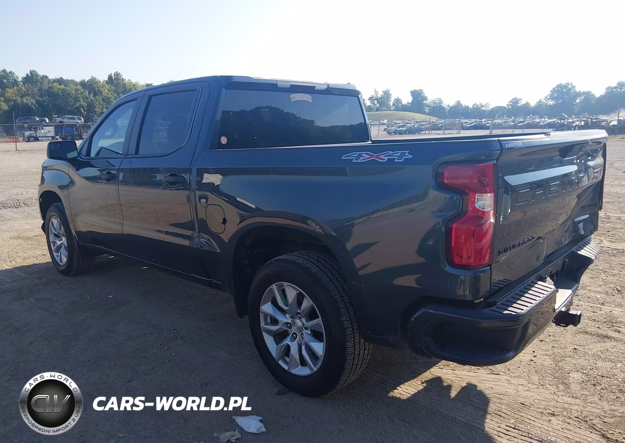 2021 Chevrolet Silverado 1500 4Wd Short Bed Custom VIN:3GCPYBEK9MG159677 - 3