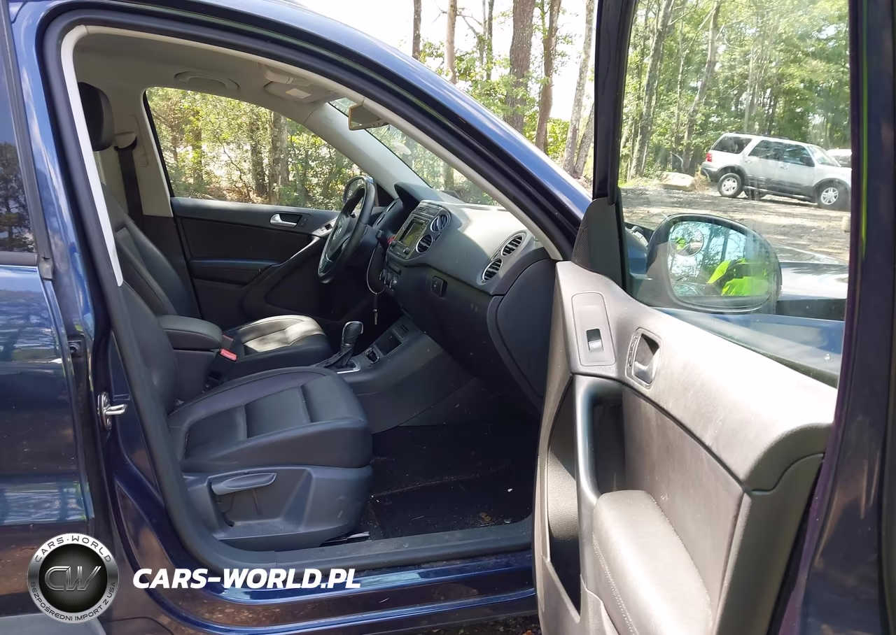 2016 Volkswagen Tiguan S VIN:WVGAV7AX6GW533905 - 5