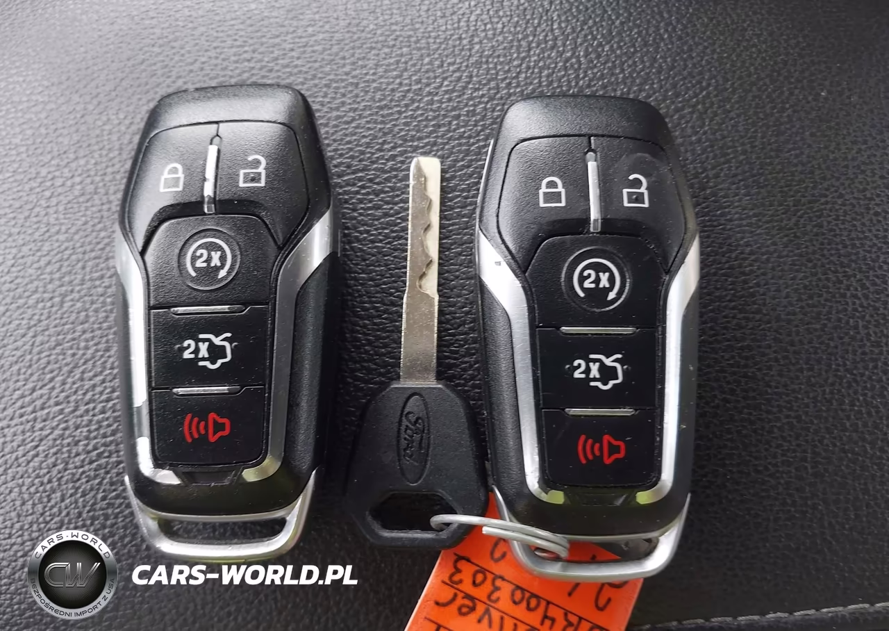 2016 Ford Fusion Titanium VIN:3FA6P0K99GR400303 - 11