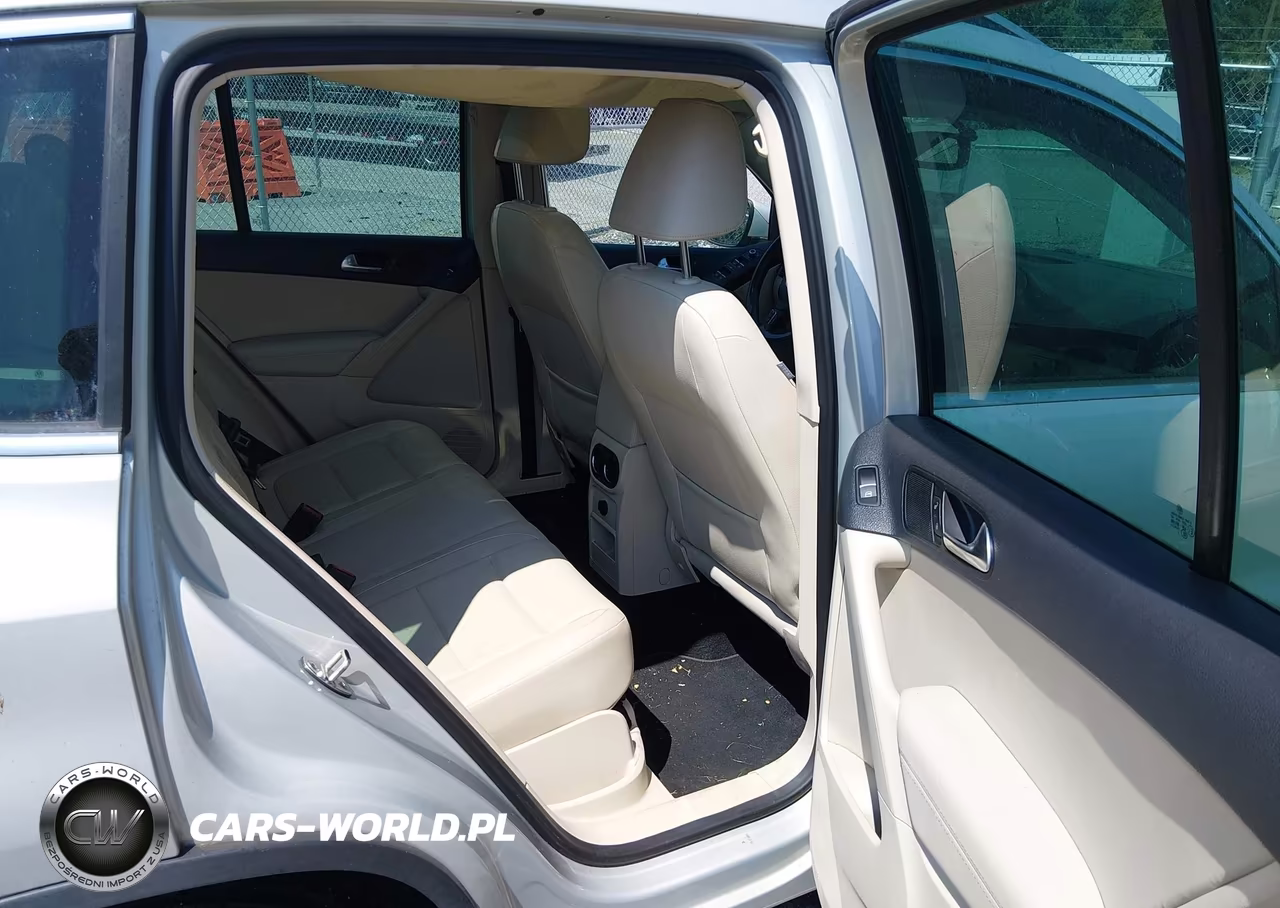 2012 Volkswagen Tiguan Se VIN:WVGAV7AXXCW555870 - 8