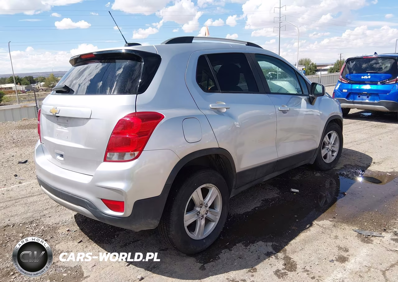 2022 Chevrolet Trax Fwd Lt VIN:KL7CJLSM8NB565679 - 4